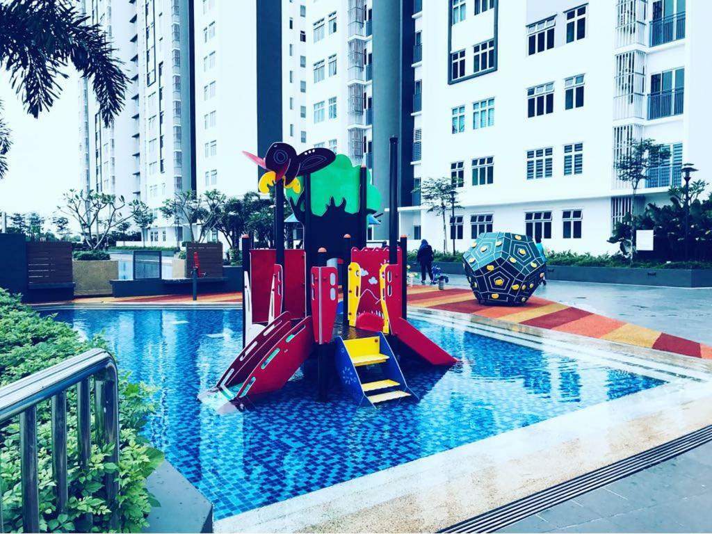 Meridin Bayvue Serviced Apt Kampong Kuala Masai Eksteriør bilde