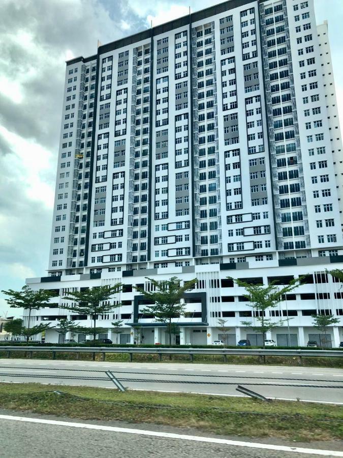 Meridin Bayvue Serviced Apt Kampong Kuala Masai Eksteriør bilde