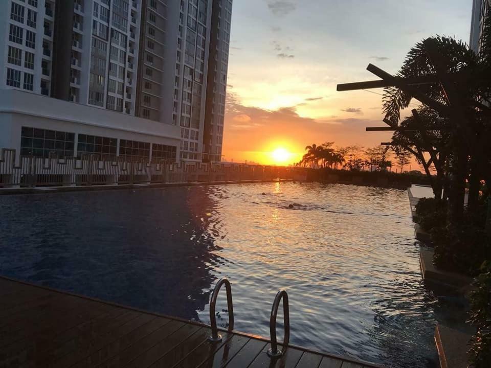 Meridin Bayvue Serviced Apt Kampong Kuala Masai Eksteriør bilde